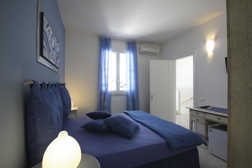 B&B Villa Genny A Pochi Passi Dal Mare San Cataldo  Szoba fotó